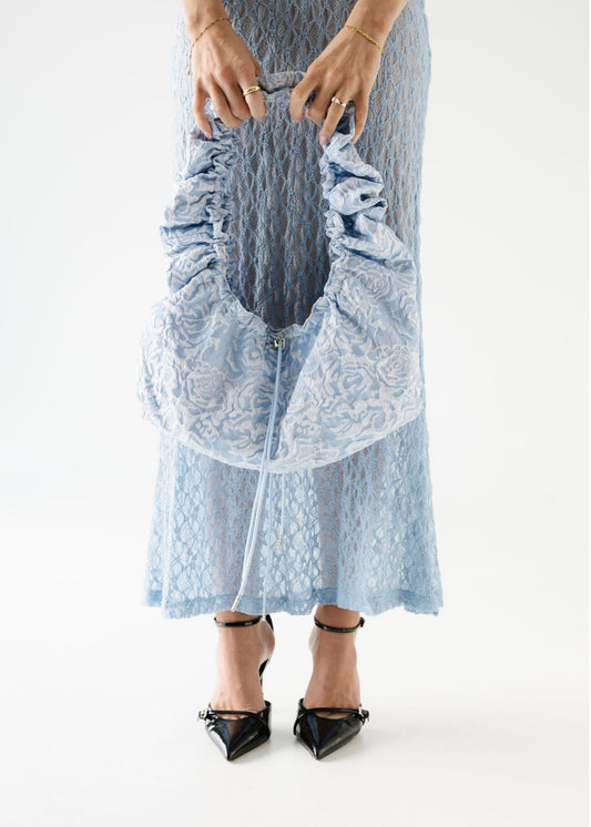 May • Hliðartaska