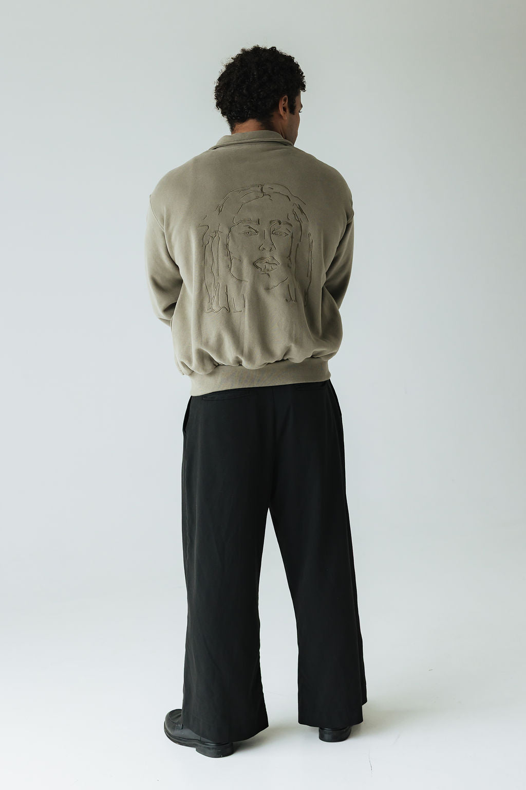 Theo • Sage comfort