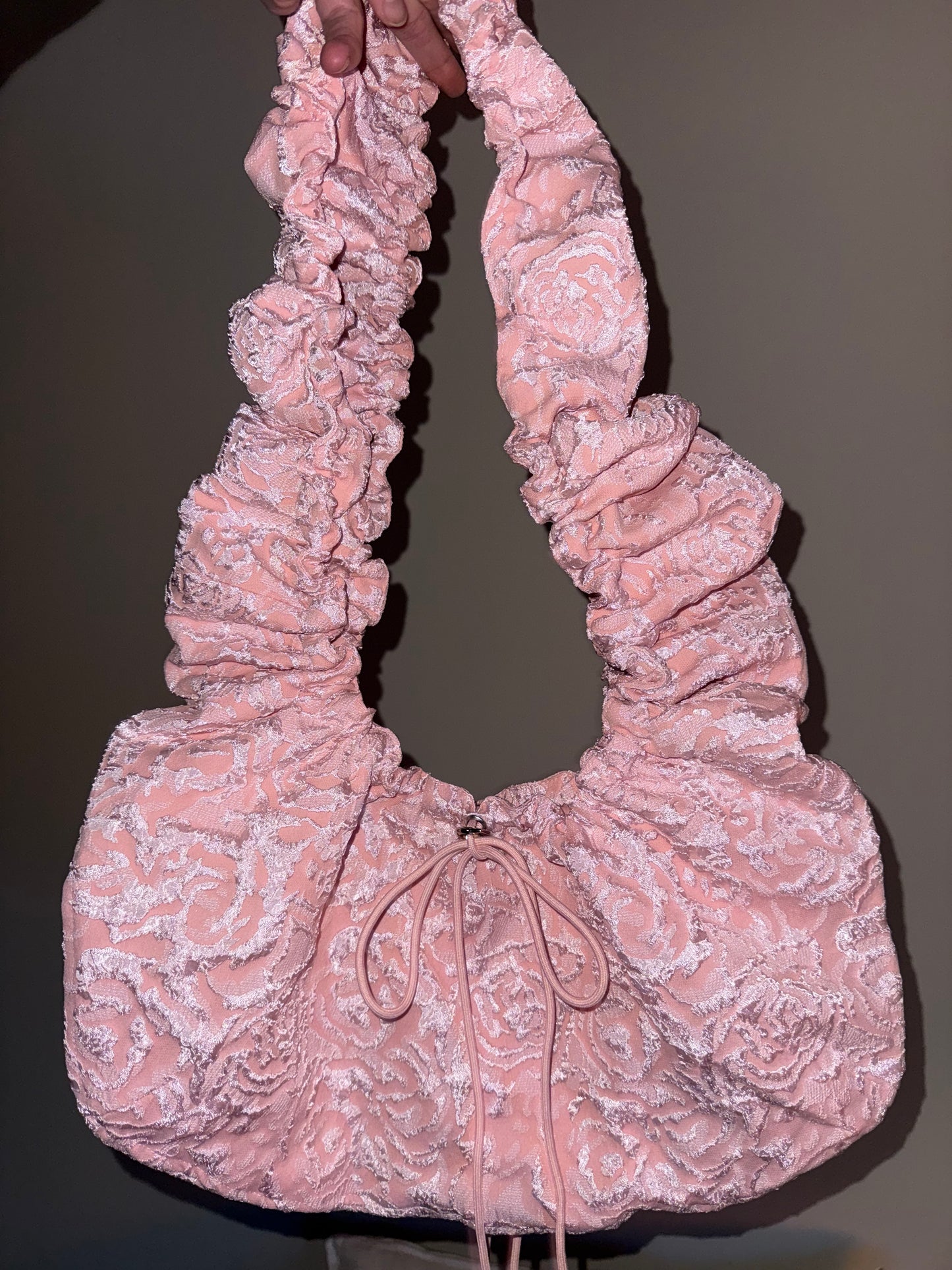 May • Hliðartaska