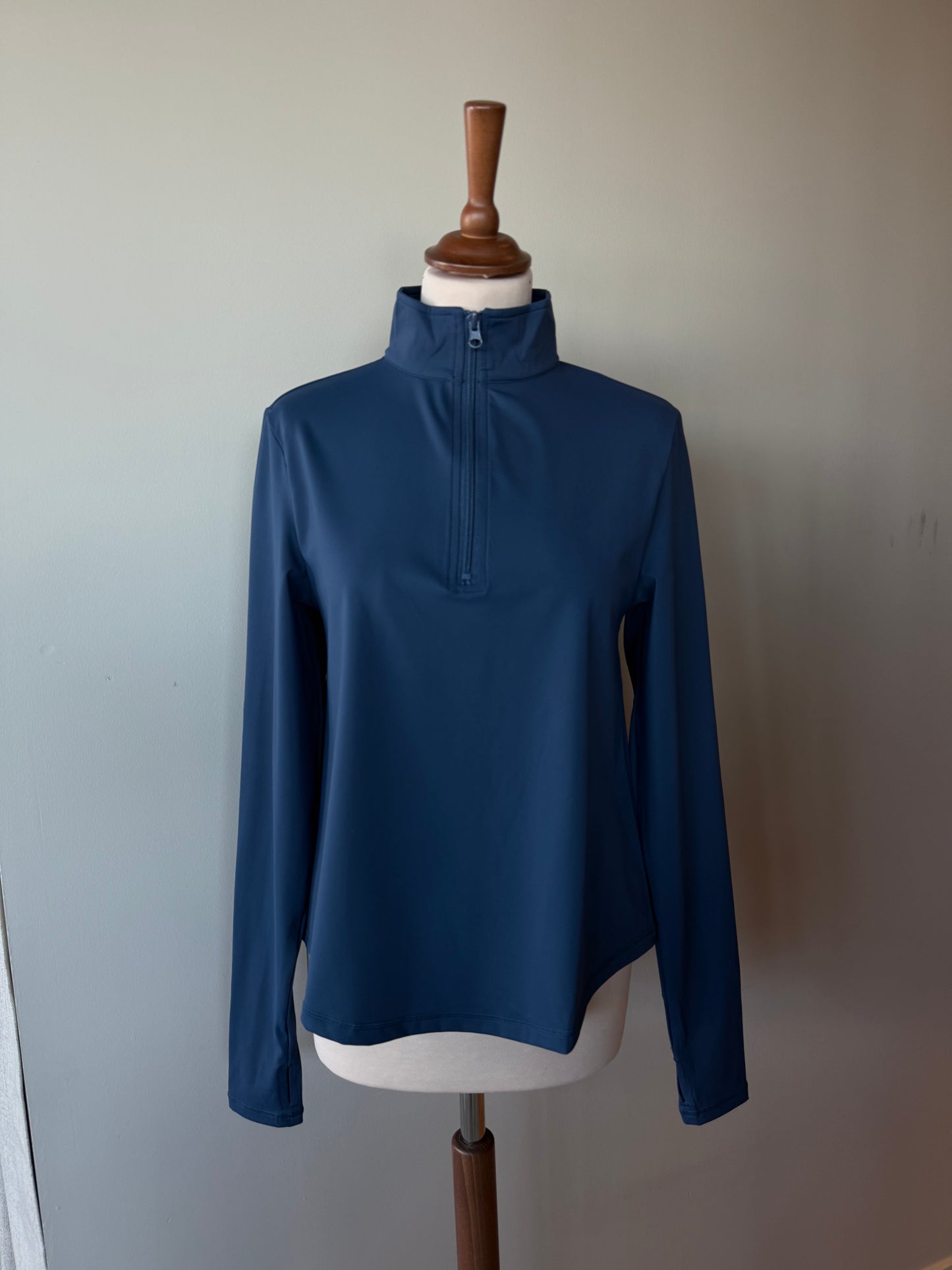 Nóla • Íþróttapeysa