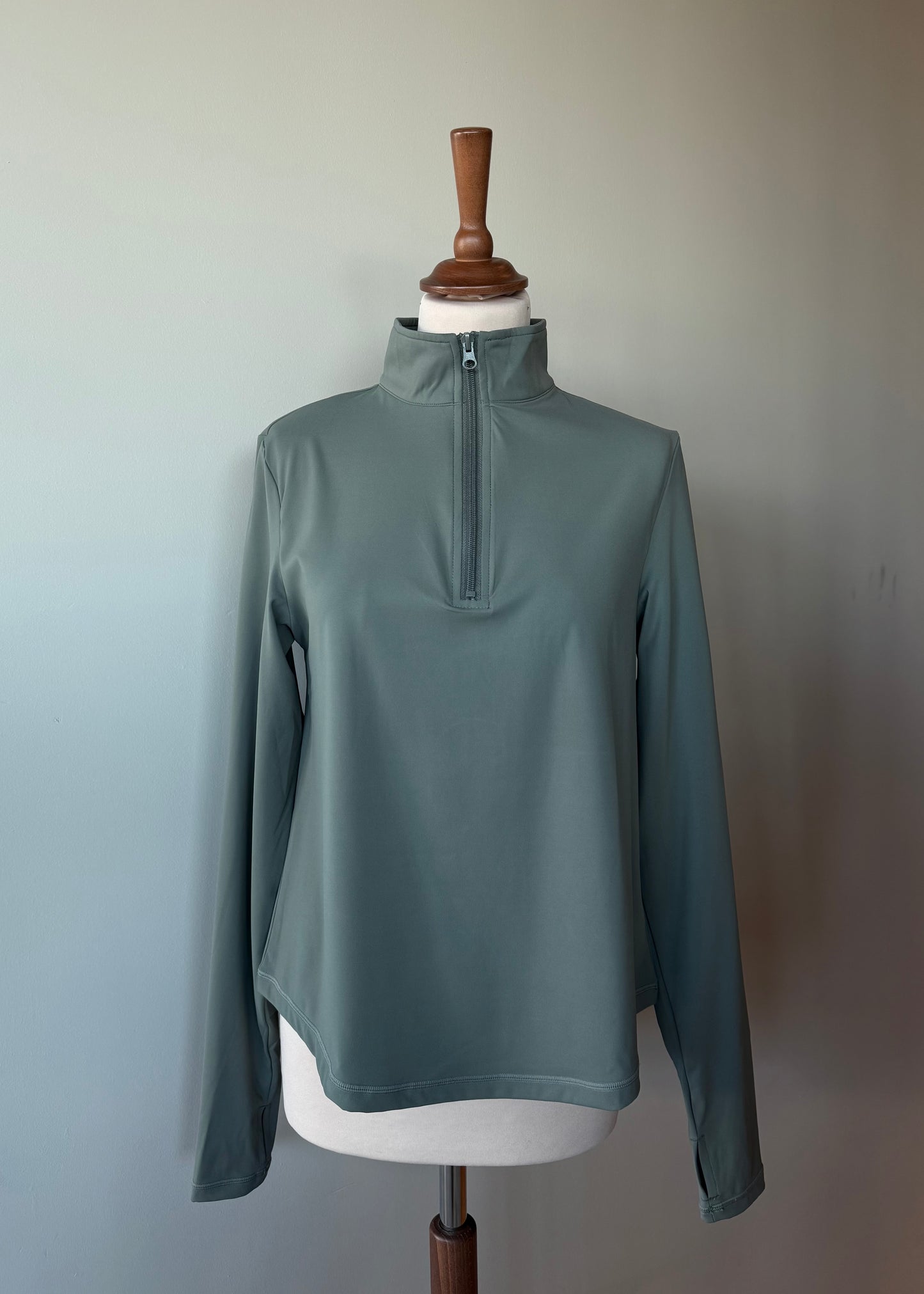 Nóla • Íþróttapeysa