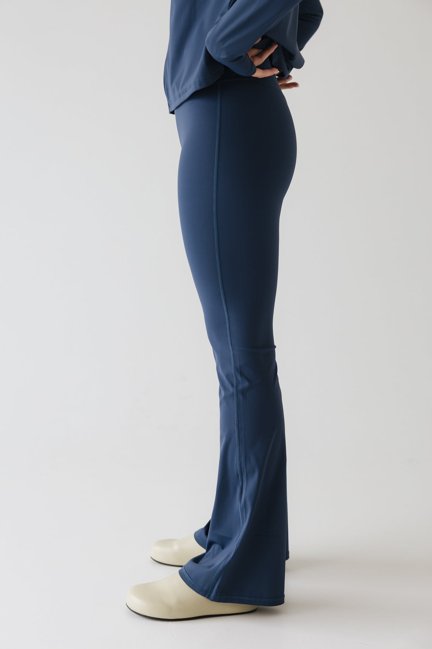 Útvíðar / Regular • Sage Active